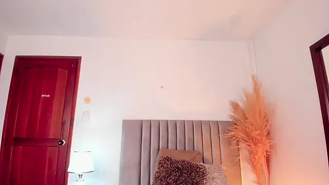 Nina Cavaali online show from 03-18-25, 06:17