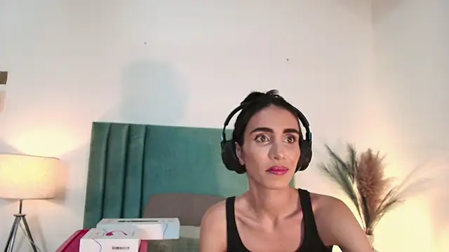 Nina Cavaali online show from 09-23-25, 06:26