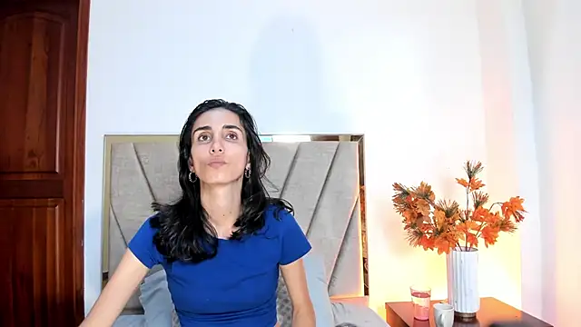 Nina Cavaali online show from 10-14-25, 06:30