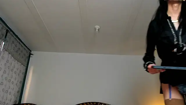 Nonbinaryangel  online show from 01-22-25, 10:37