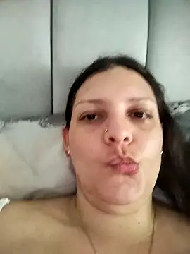 Mia Hampton online show from 04-16-26, 09:37