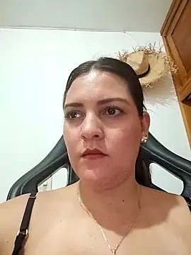 Mia Hampton online show from 09-18-25, 08:12