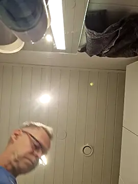 Snapshot of DarrenSullivanSlut chatting on 02-24-25, 07:33 DarrenSullivanSlut online show from 02-24-25, 07:33