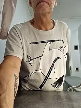 Snapshot of DarrenSullivanSlut chatting on 01-15-26, 07:23 DarrenSullivanSlut online show from 01-15-26, 07:23