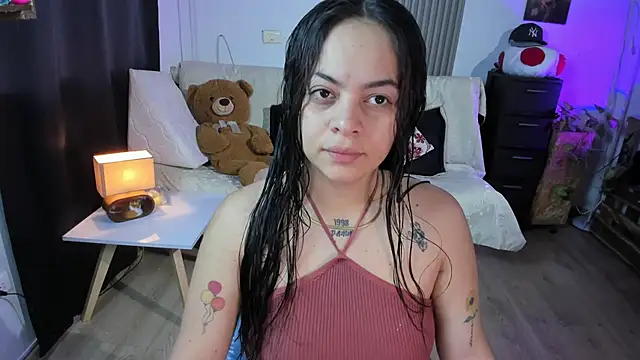 Snapshot of Cuttiealice chatting on 03-03-25, 11:11 Cuttiealice online show from 03-03-25, 11:11