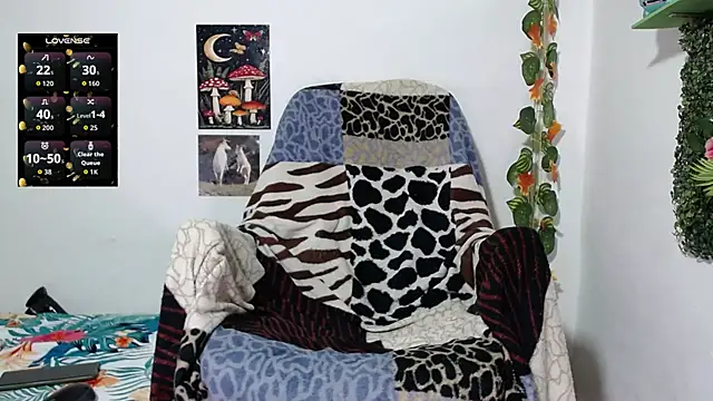 Snapshot of Dany_milk chatting on 06-15-26, 12:44 Dany milk online show from 06-15-26, 12:44