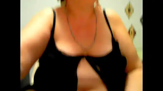 Hyllda online show from 06-17-26, 09:03