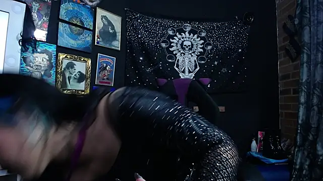 Yourmadame P online show from 02-11-25, 08:52