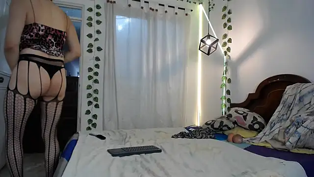 ivonne  hott1 online show from 02-21-26, 06:21