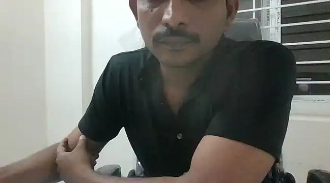 Snapshot of hydhunk29 chatting on 12-07-24, 12:40 hydhunk29 online show from 12-07-24, 12:40