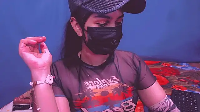 Kiara-Tanvi online show from 07-12-26, 03:07