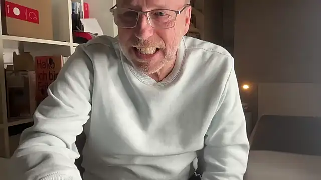 Snapshot of drefman chatting on 02-14-26, 08:20 drefman online show from 02-14-26, 08:20