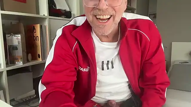 Snapshot of drefman chatting on 02-06-26, 09:38 drefman online show from 02-06-26, 09:38