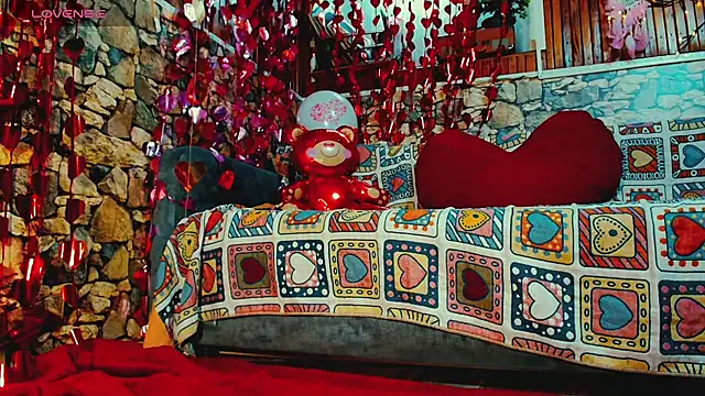 Katrine online show from 02-12-26, 01:38