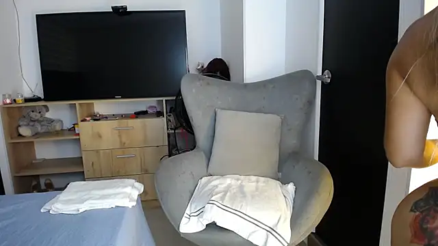 natalie fox23 online show from 01-29-25, 03:37