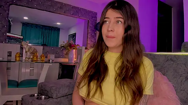 zoe kittylove online show from 10-27-25, 04:35