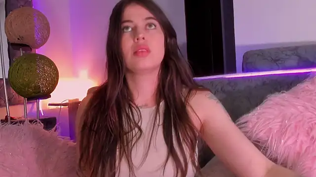 zoe kittylove online show from 01-13-26, 05:44