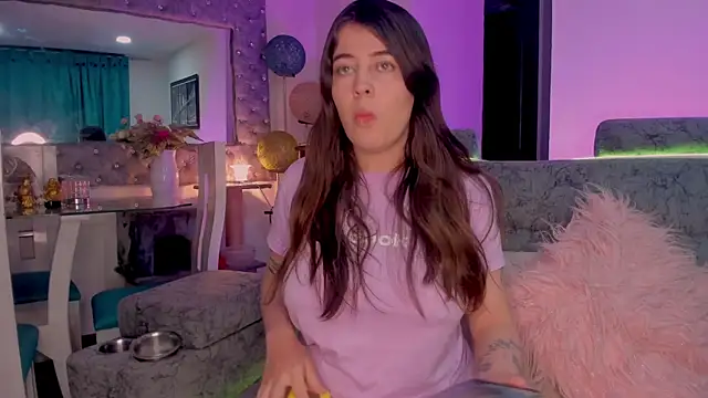 zoe kittylove online show from 11-04-25, 04:05