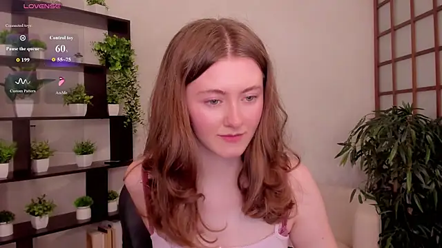 Snapshot of KateCuddle chatting on 07-31-26, 02:44 KateCuddle online show from 07-31-26, 02:44
