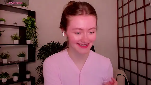 KateCuddle online show from 06-15-26, 02:45