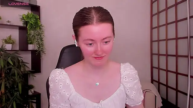 Snapshot of KateCuddle chatting on 07-02-26, 03:23 KateCuddle online show from 07-02-26, 03:23
