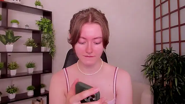Snapshot of KateCuddle chatting on 07-15-26, 02:18 KateCuddle online show from 07-15-26, 02:18