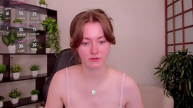 Snapshot of KateCuddle chatting on 07-21-26, 02:25 KateCuddle online show from 07-21-26, 02:25
