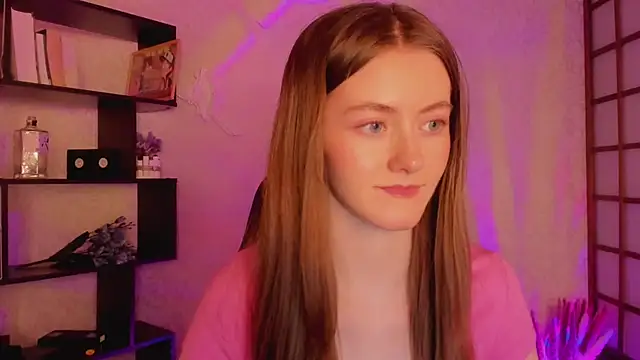 KateCuddle online show from 01-31-25, 05:51