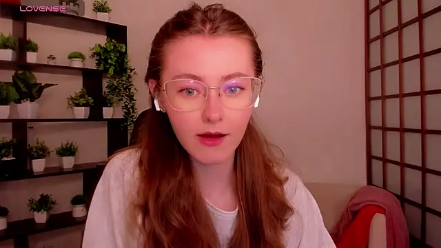 KateCuddle online show from 05-18-26, 02:33