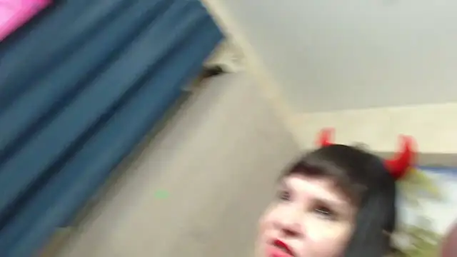 Snapshot of Aphelandra chatting on 03-03-25, 08:00 Aphelandra online show from 03-03-25, 08:00