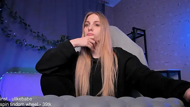 Snapshot of Anna_Fink chatting on 01-31-25, 05:32 Anna Fink online show from 01-31-25, 05:32