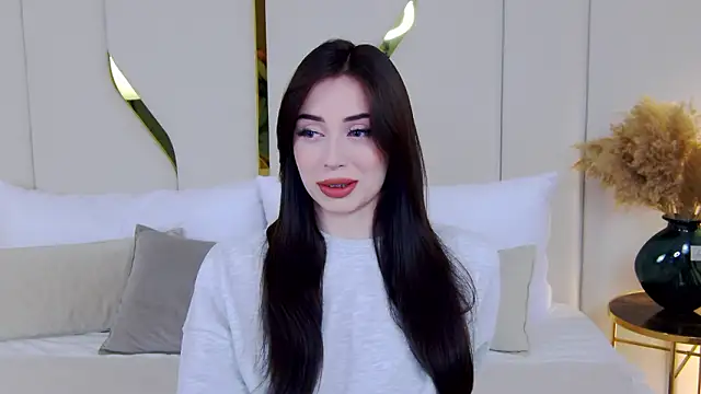 Betty Bridge online show from 03-23-26, 02:44