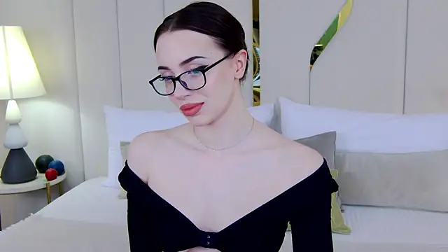 Betty Bridge online show from 04-21-26, 03:02