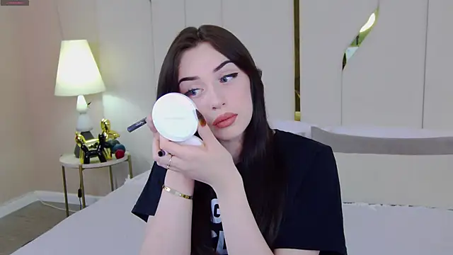 Betty Bridge online show from 02-07-26, 05:26