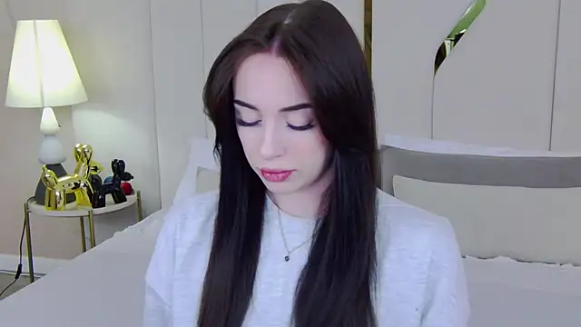 Betty Bridge online show from 03-06-26, 05:13