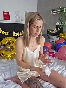 Snapshot of Amber_riivers chatting on 02-11-26, 11:43 Amber riivers online show from 02-11-26, 11:43