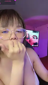 Snapshot of Maple_Honeycome chatting on 04-03-26, 07:53 Maple Honeycome online show from 04-03-26, 07:53