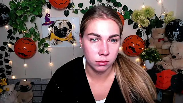 Snapshot of Sport_Tall_Doll chatting on 10-27-25, 08:59 Sport Tall Doll online show from 10-27-25, 08:59