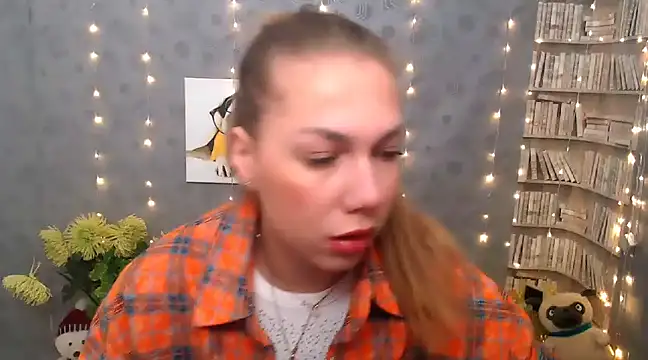 Snapshot of Sport_Tall_Doll chatting on 03-10-25, 08:06 Sport Tall Doll online show from 03-10-25, 08:06