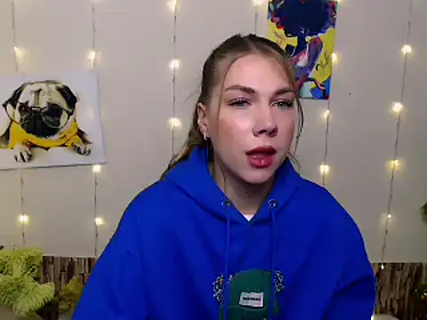 Snapshot of Sport_Tall_Doll chatting on 12-10-24, 11:11 Sport Tall Doll online show from 12-10-24, 11:11