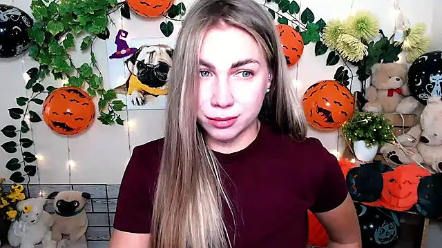 Snapshot of Sport_Tall_Doll chatting on 10-31-25, 09:17 Sport Tall Doll online show from 10-31-25, 09:17