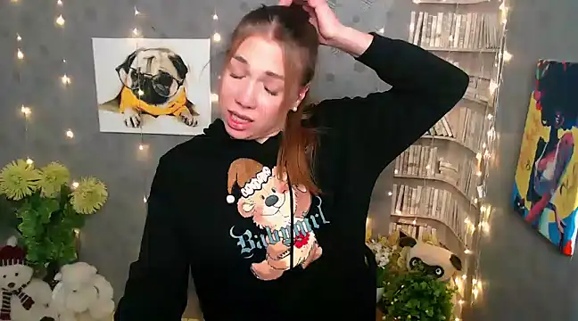 Snapshot of Sport_Tall_Doll chatting on 12-28-24, 09:31 Sport Tall Doll online show from 12-28-24, 09:31