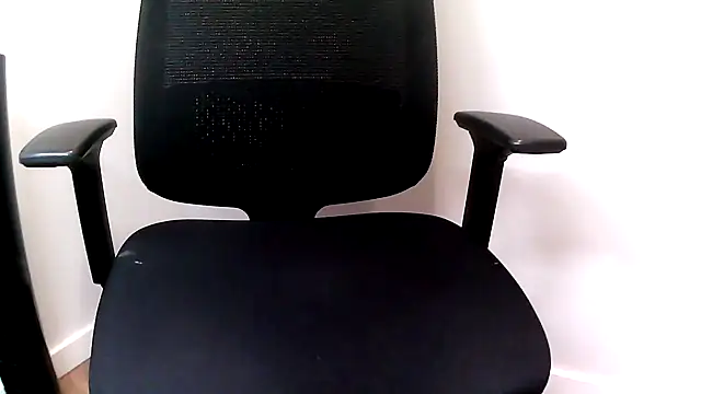 Snapshot of rickyi2023 chatting on 09-24-25, 02:12 rickyi2023 online show from 09-24-25, 02:12