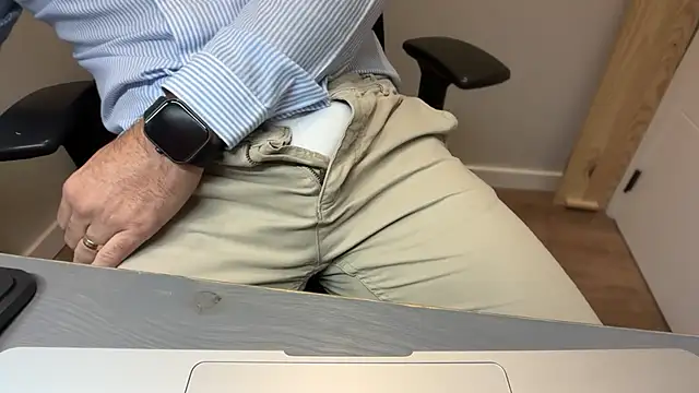 Snapshot of rickyi2023 chatting on 11-10-25, 04:45 rickyi2023 online show from 11-10-25, 04:45