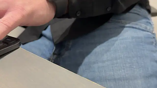 Snapshot of rickyi2023 chatting on 02-05-26, 03:52 rickyi2023 online show from 02-05-26, 03:52