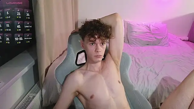 Snapshot of cute_thomas chatting on 07-15-26, 06:59 cute thomas online show from 07-15-26, 06:59