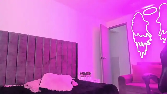 xiomara  cortes online show from 11-28-25, 12:55