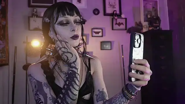 insania 9999  online show from 04-15-26, 07:07