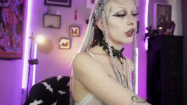 insania 9999  online show from 02-16-26, 04:16