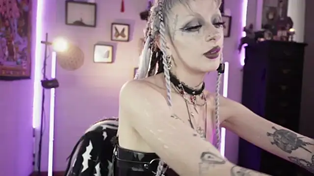 insania 9999  online show from 02-14-26, 04:07